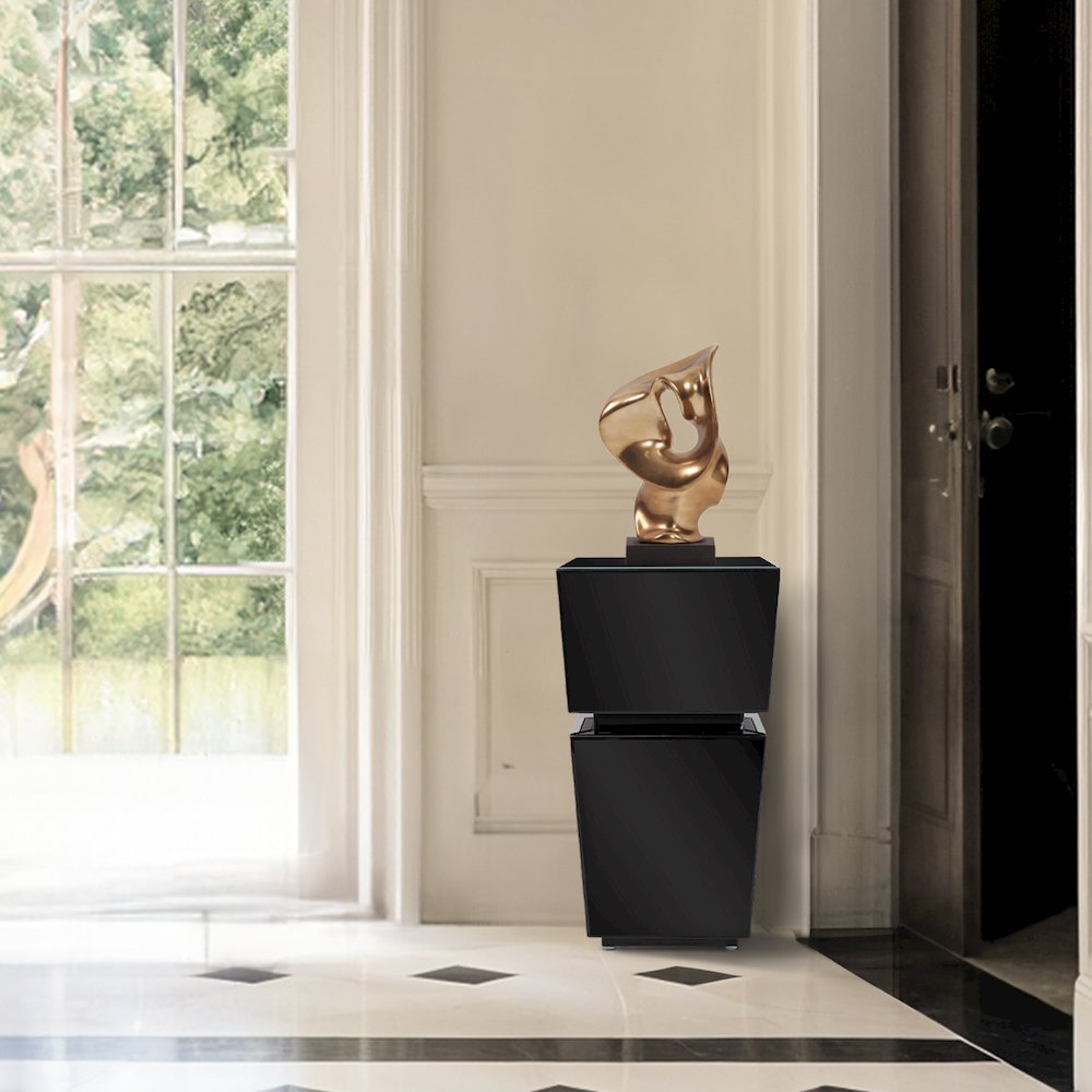 Black Mirrored Pedestal Short. Picture 9