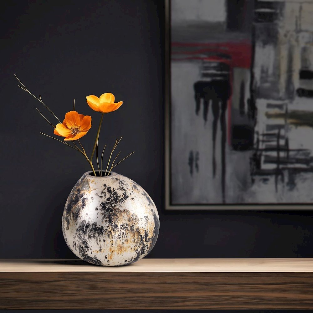 Callisto Bulbous Glass Vase. Picture 9