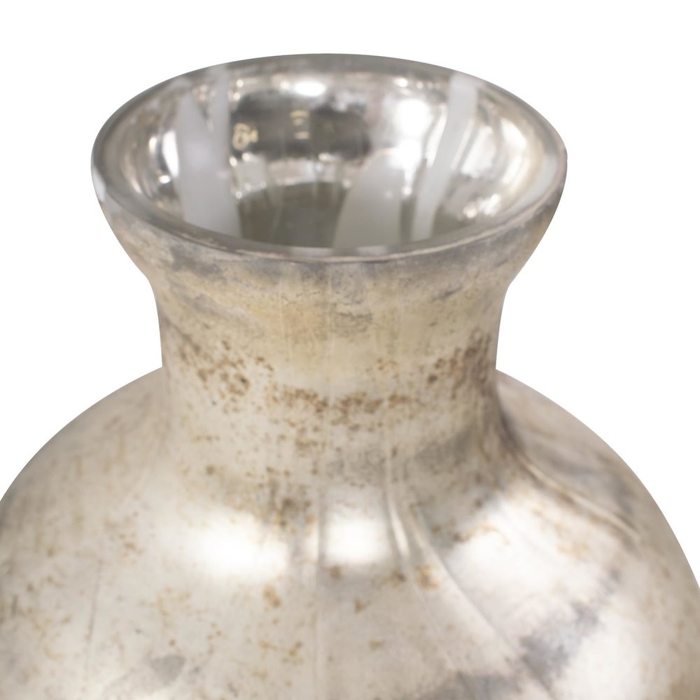 Beatrice Flared Silver Vase. Picture 2