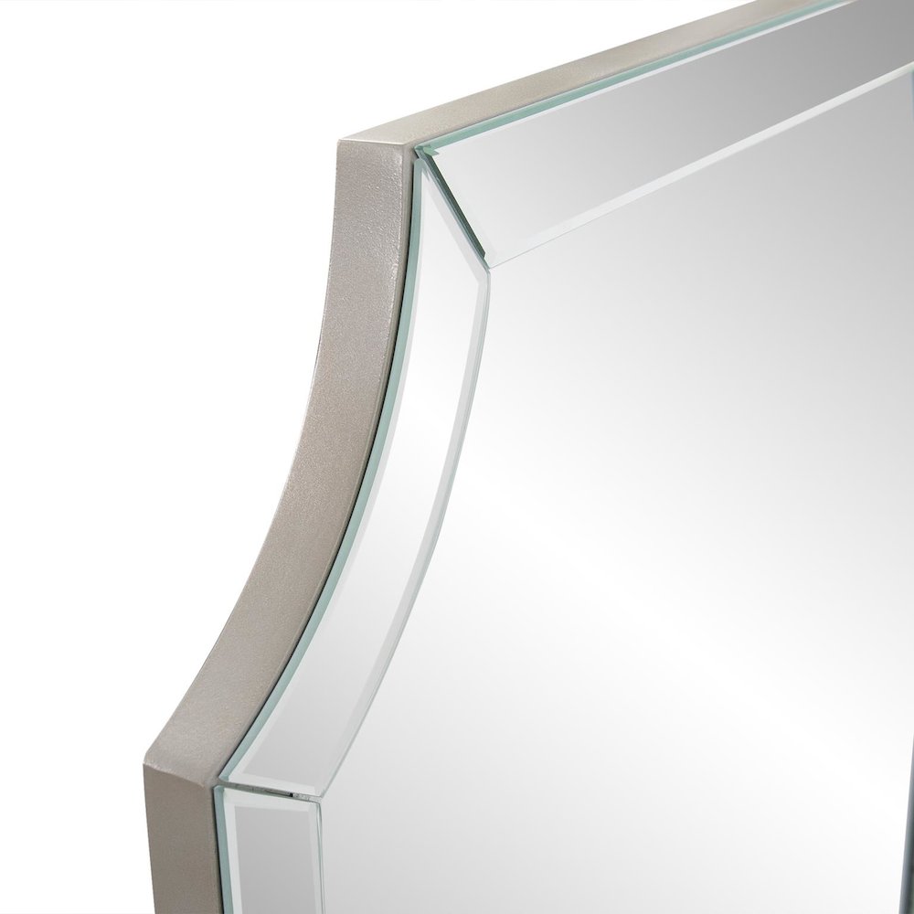 Claudette Mirror. Picture 4