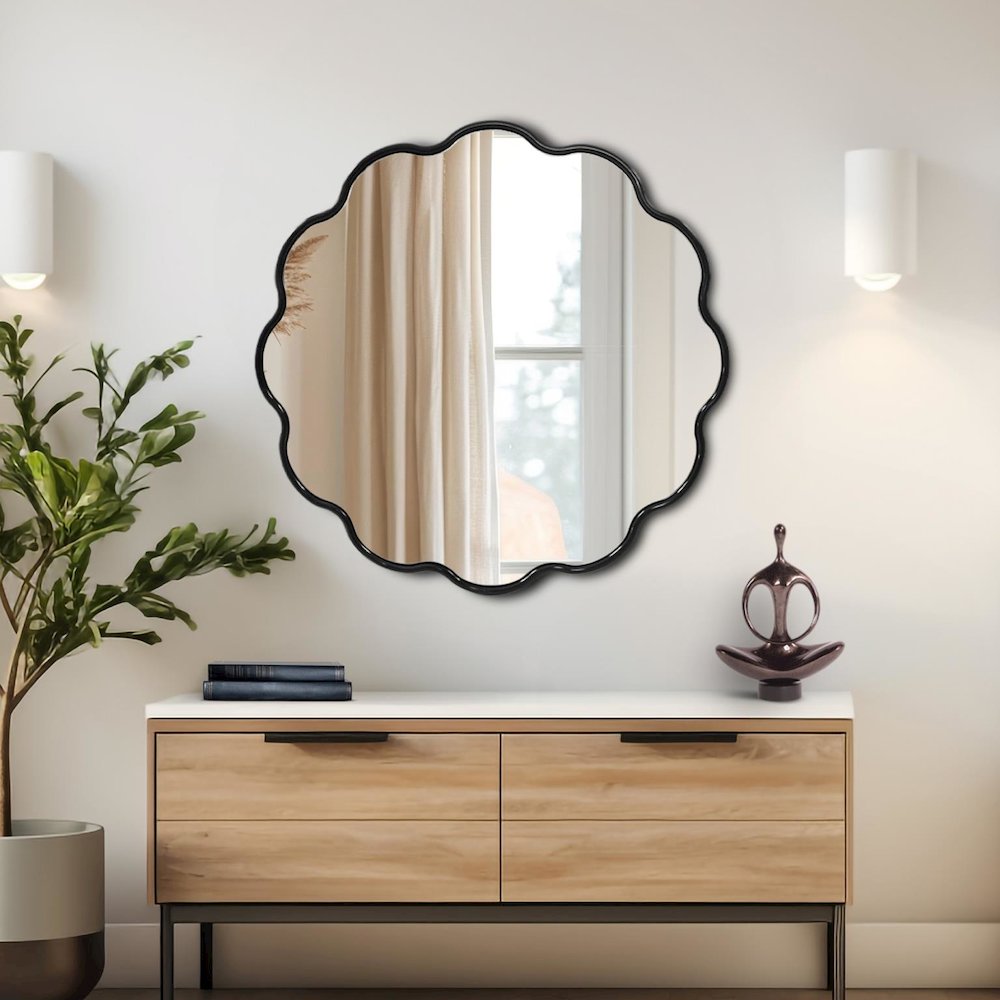 Kushi Round Scalloped Edge Mirror in Glossy Black. Picture 7