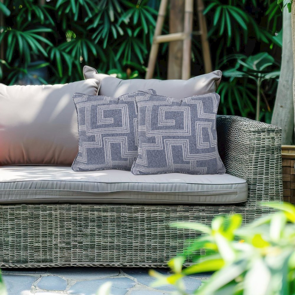 Indoor/Outdoor Pillow 24 x 24 Syros Denim. Picture 9