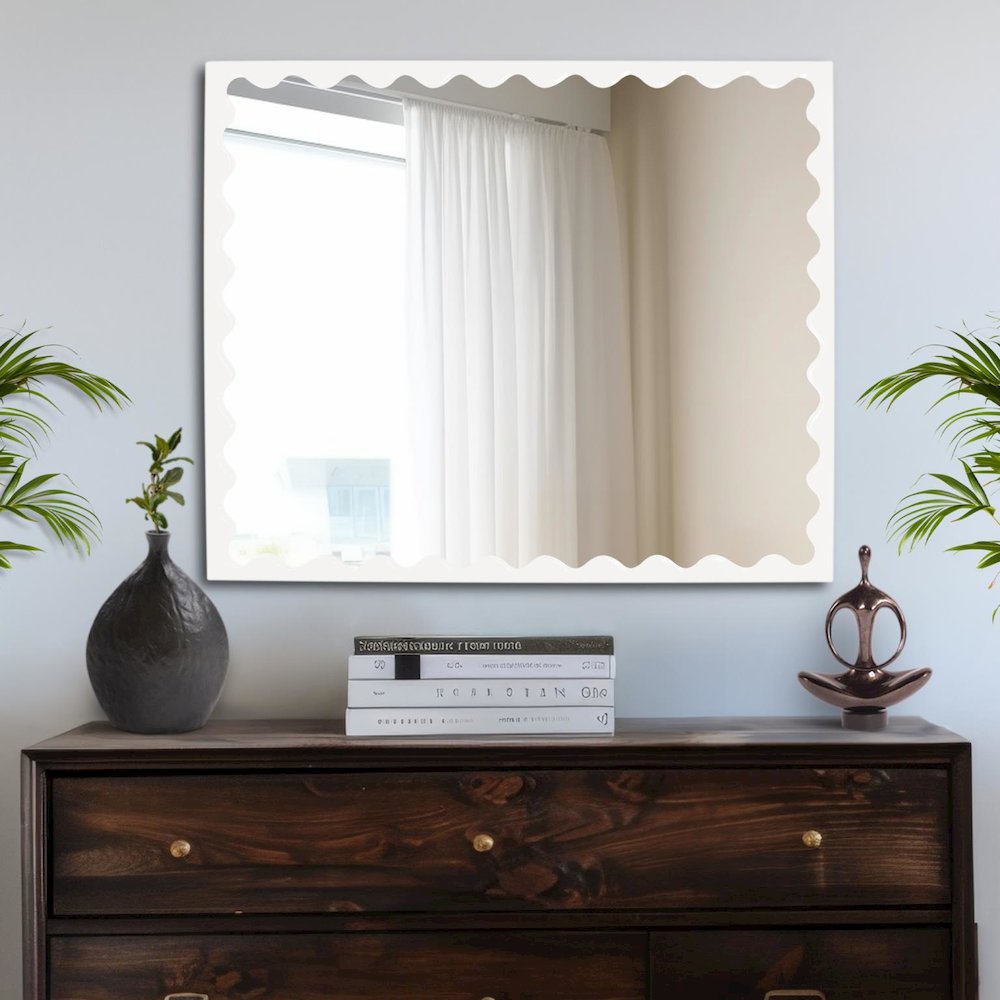 Santosh Rectangular Mirror with Inner Scalloped Edge in Glossy White. Picture 9