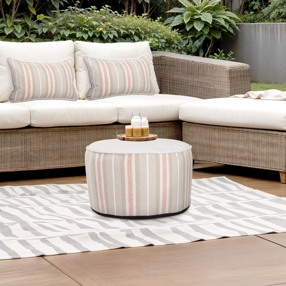 Short Indoor/Outdoor Pouf Dune Terra. Picture 7