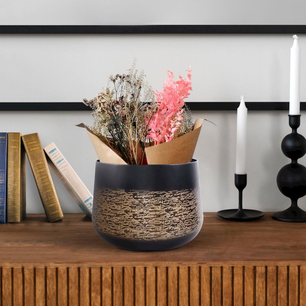 Golden Thread Wide Mouth Vessel. Picture 7