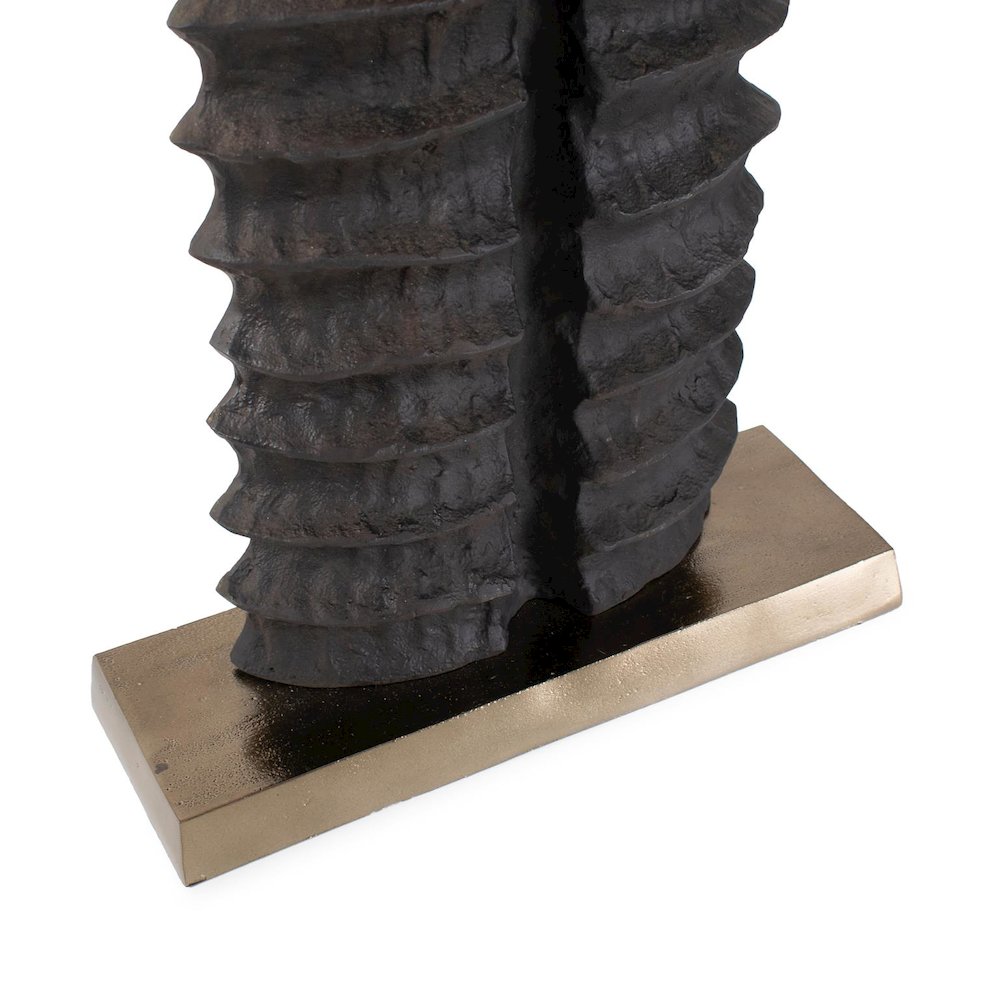 Meru Abstract Sculpture. Picture 5