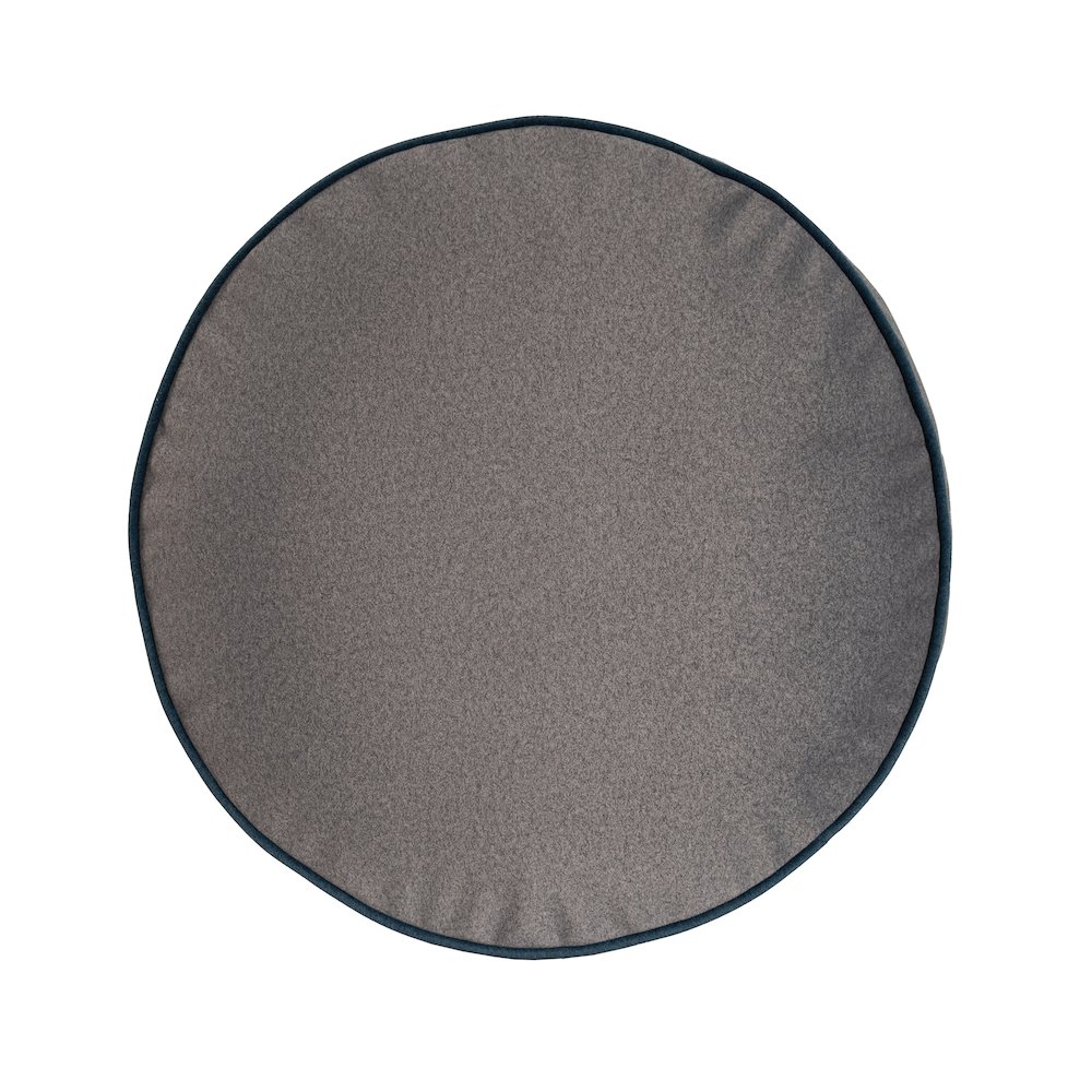 Qiviut Gray Foot Pouf. Picture 2