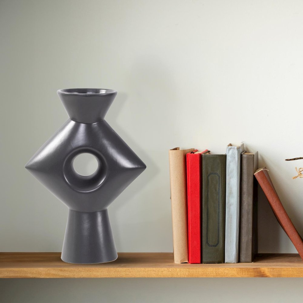 Astra Ceramic Vase. Picture 9