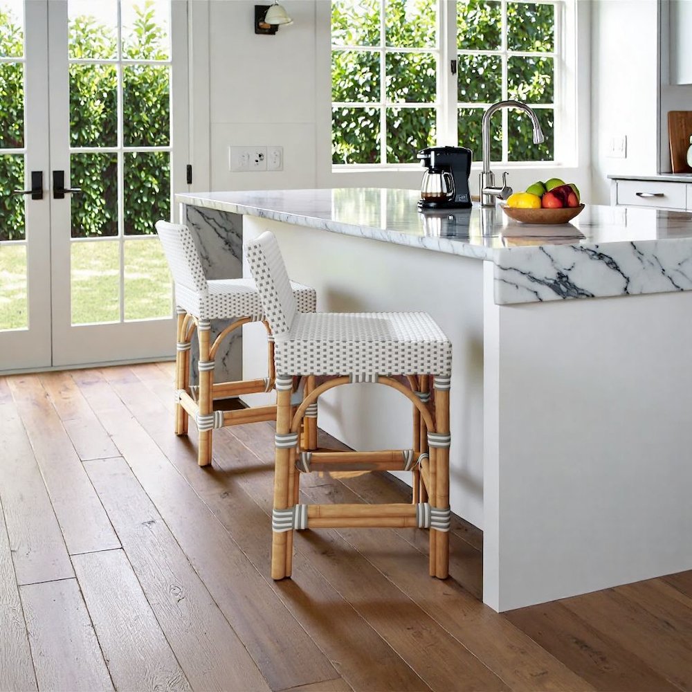 Rattan Counter Stool – White Wicker and Wood Bar Stools for Seating. Picture 2