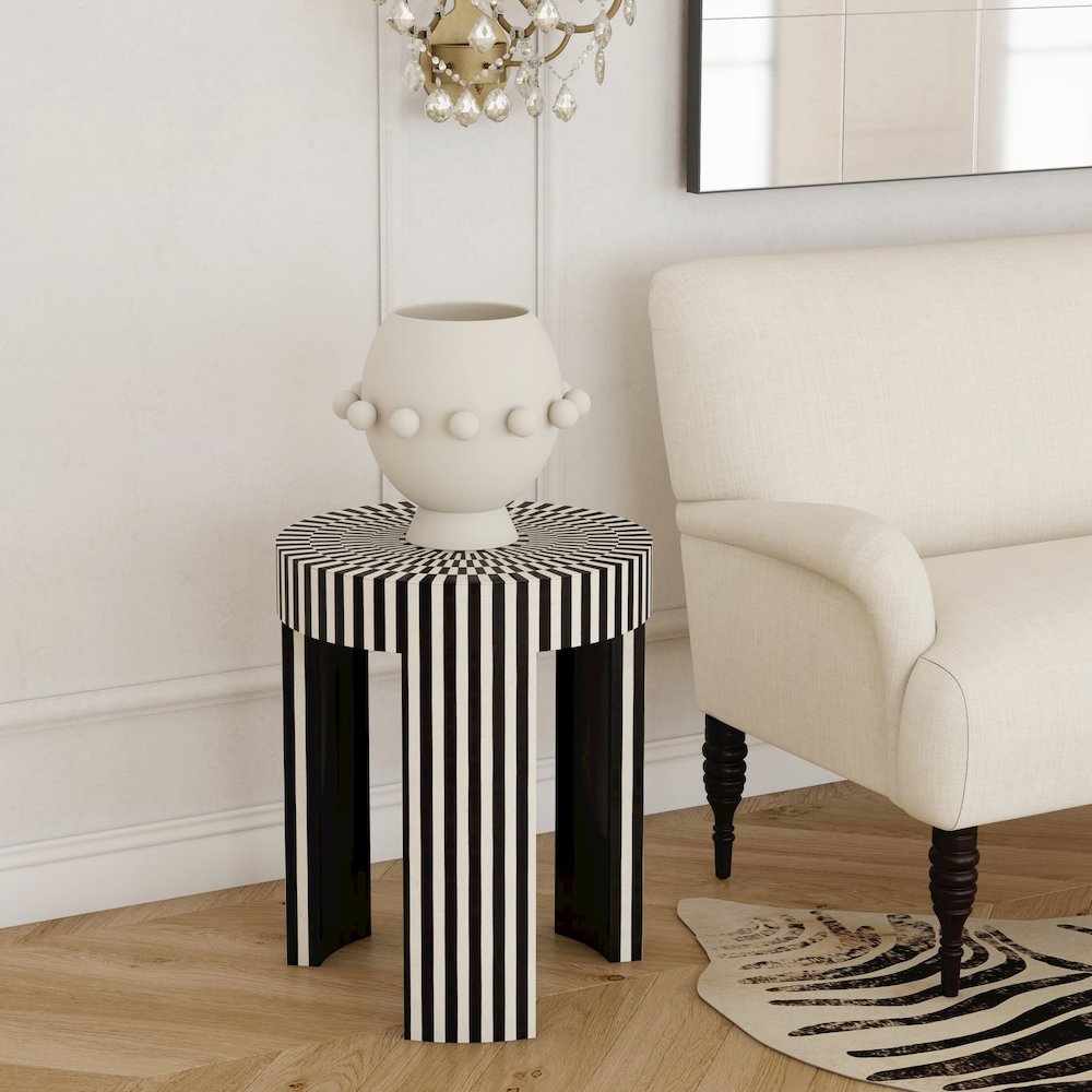 Rimma Bone Inlay Side Table, Black and White. Picture 2