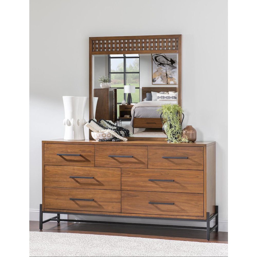 Midland Dresser (7 Drawers W/ Sliding Jewelry Tray). Picture 3