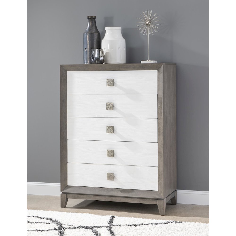 Drawer Chest, 5 Drawers, Felt Lined Top Drawers, Cedar Lined Bottom Drawers. Picture 2