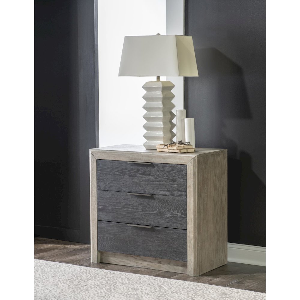 Halifax Nightstand (3 Drawers, USB Charging). Picture 2