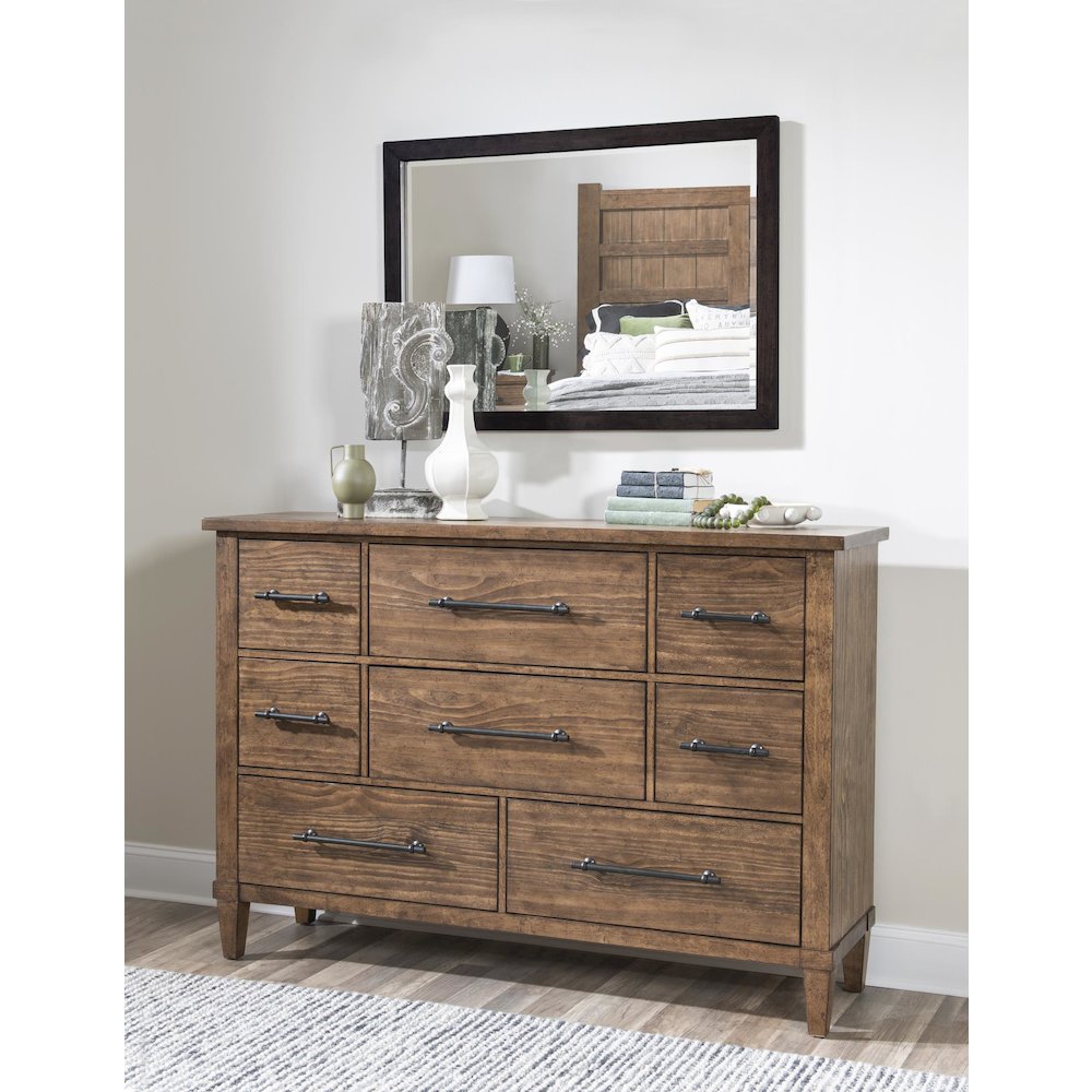 Artisan's Place Dresser (8 Drawers, RSF Jewelry Tray, Power With 2 Outlets). Picture 4