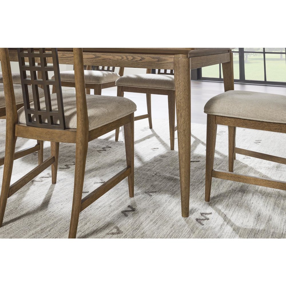 Beacon Hill Rect. Dining Table (W/ 1 18" Leaf). Picture 7