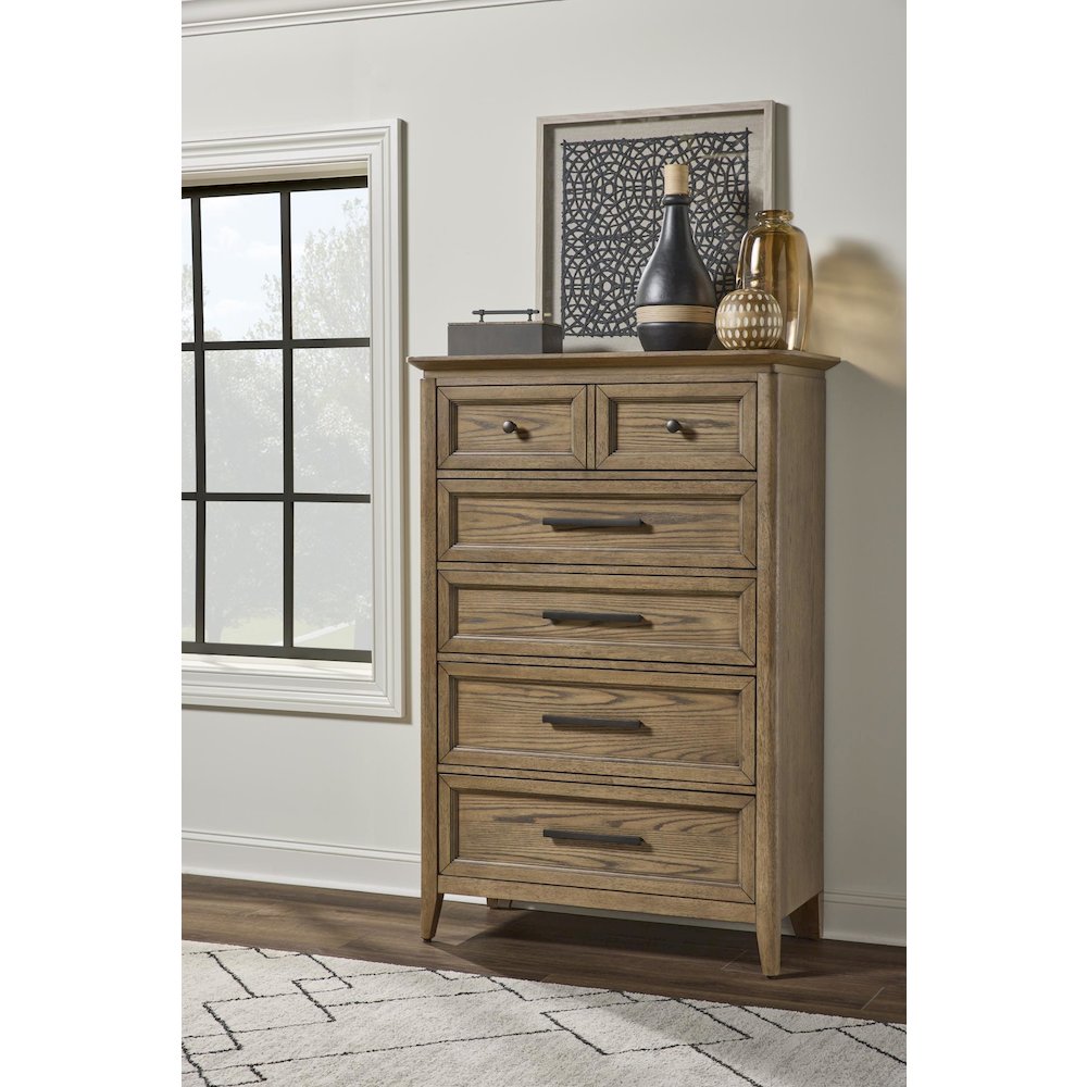 Beacon Hill Drawer Chest (5 Drawers, Cedar Lined Bottom Drawer). Picture 2