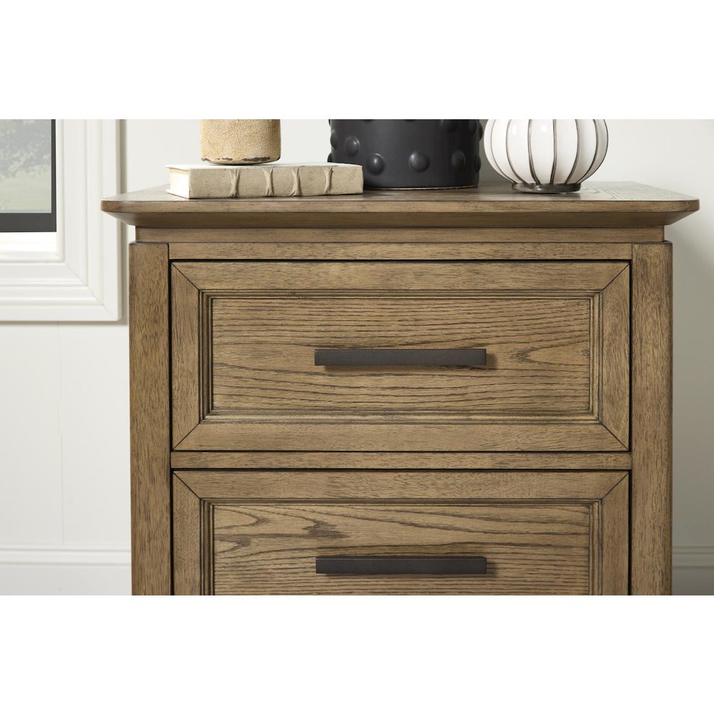 Beacon Hill Nightstand (2 Drawers, Power Outlet). Picture 5