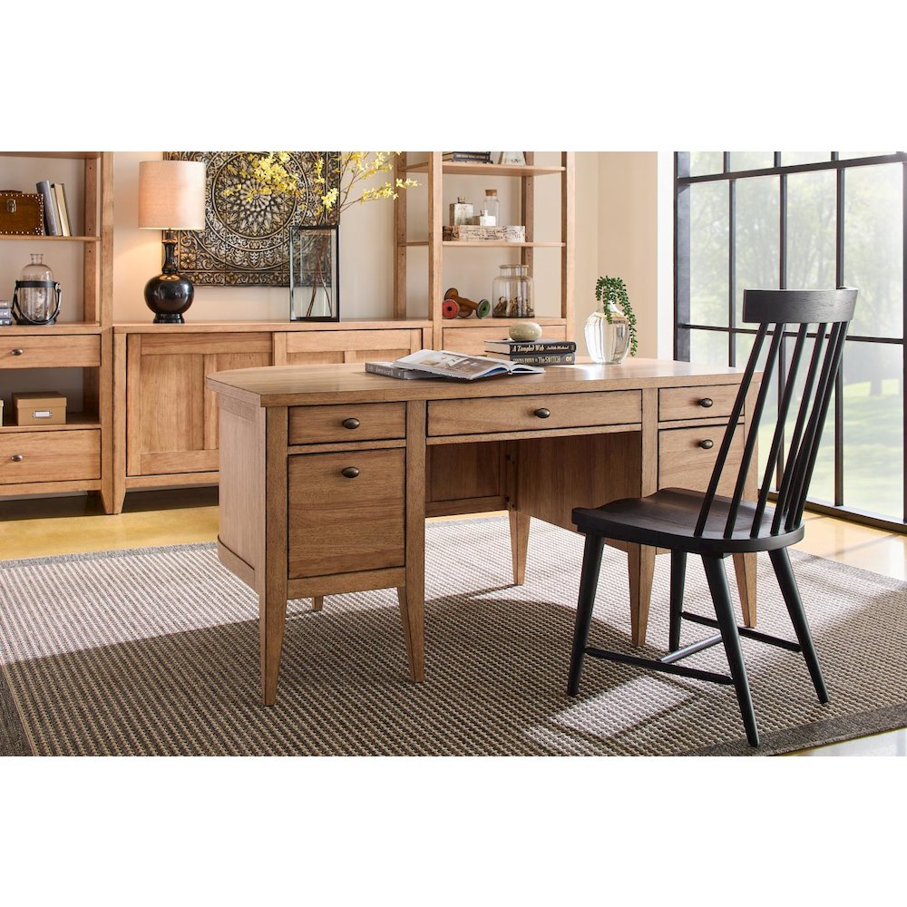 Today's Traditions Desk (5 drawers, file storage). Picture 5