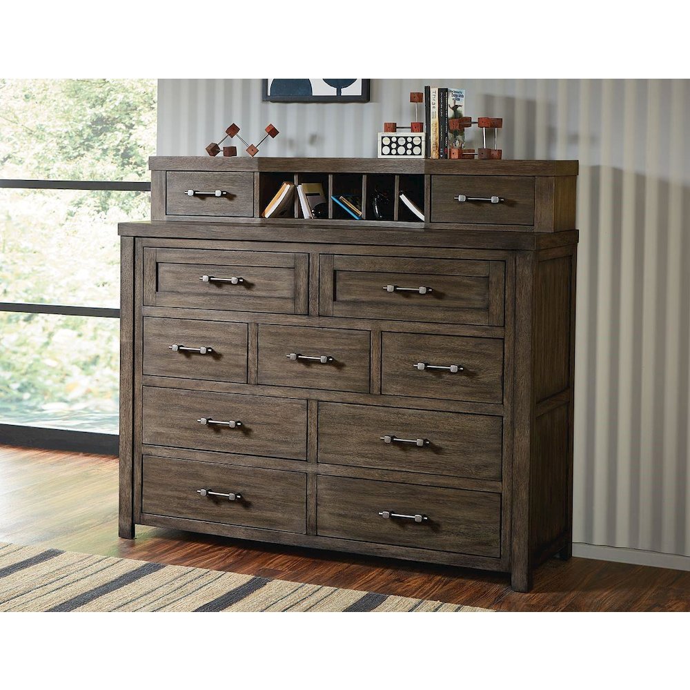 Bunkhouse Bureau (9 Drawers), Aged Barnwood. Picture 2