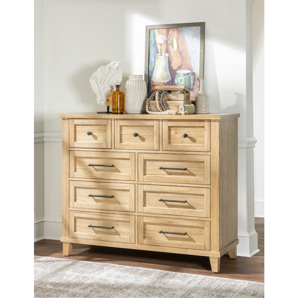 XXX's and OOO's Bureau (9 Drawers). Picture 2