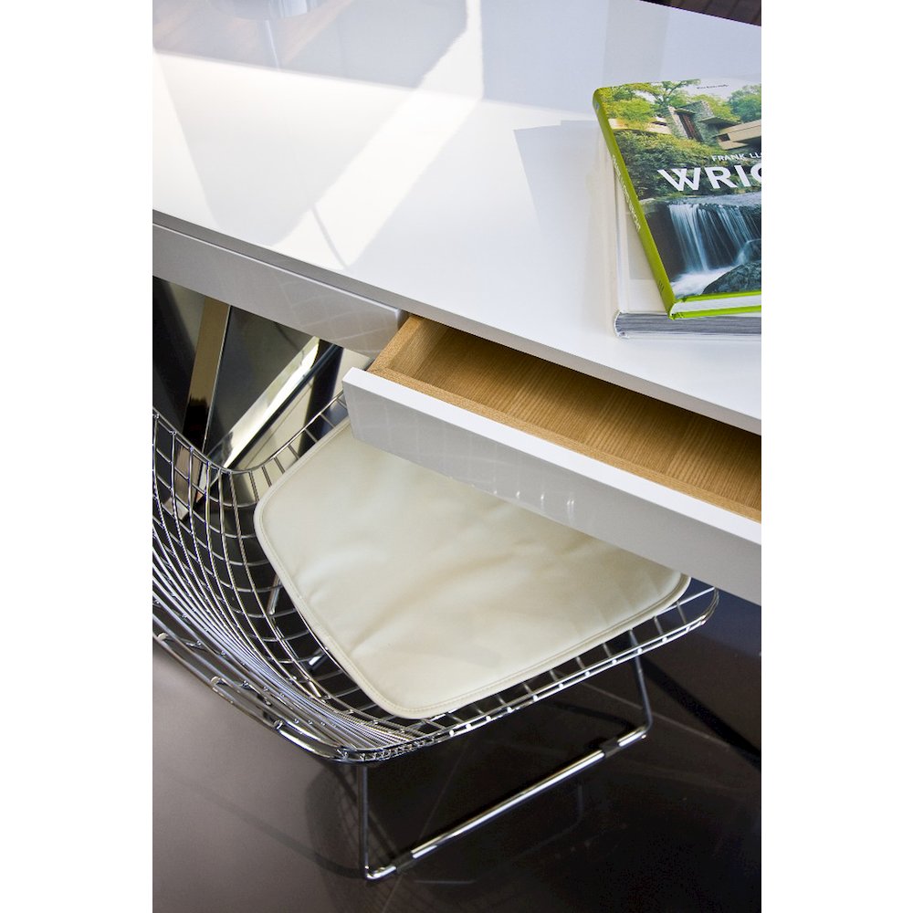 Alexa Desk White. Picture 3