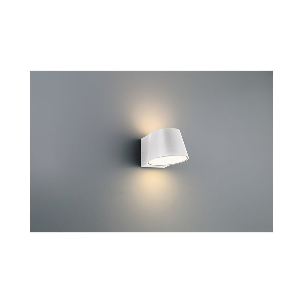 Bi-Directional Outdoor LED Wall Mount. Picture 6