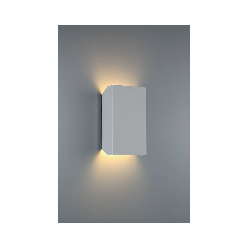 Bi-Directional Outdoor LED Wall Mount. Picture 6