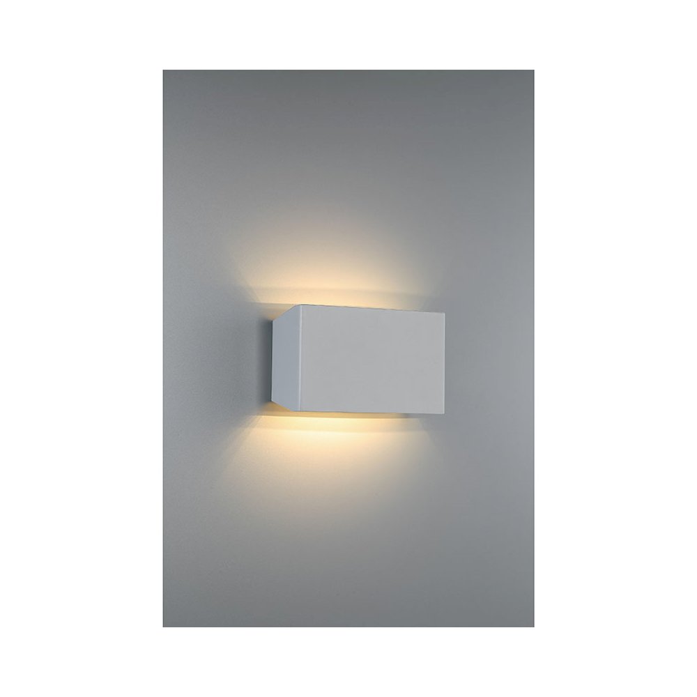 Bi-Directional Outdoor LED Wall Mount. Picture 6