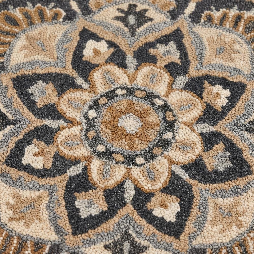 Round Indoor Area Rug With Black And Ivory Design, Classic Style For Living Room. Picture 5