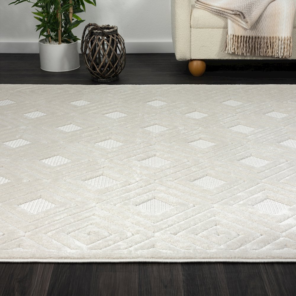 Atlas Durable Performance Area Rug Outdoor in Ivory, 7'10" x 9'10". Picture 3