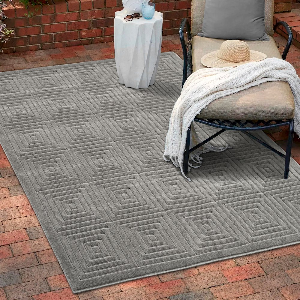 Atlas Durable Performance Area Rug Outdoor in Gray, 7'10" x 9'10". Picture 9