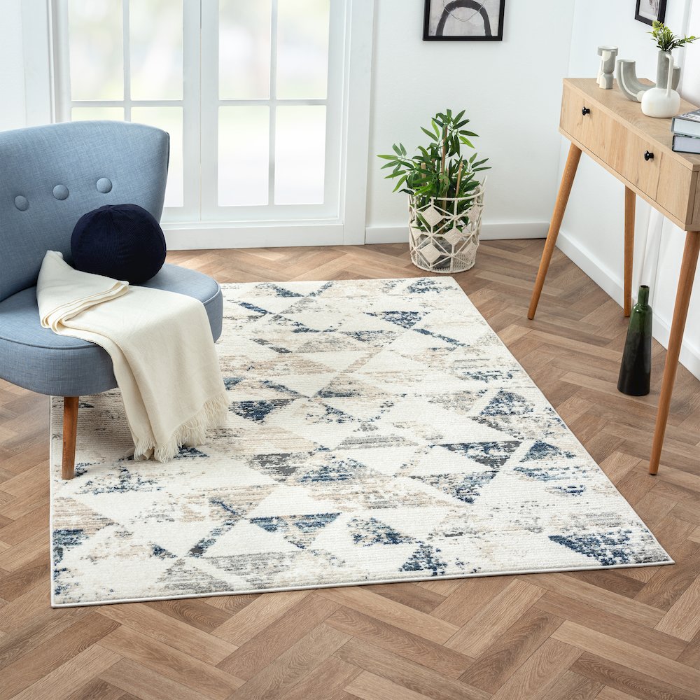 Bristol Performance Blend Area Rug Indoor in Ivory/Blue, 7'9" X 9'9". Picture 2