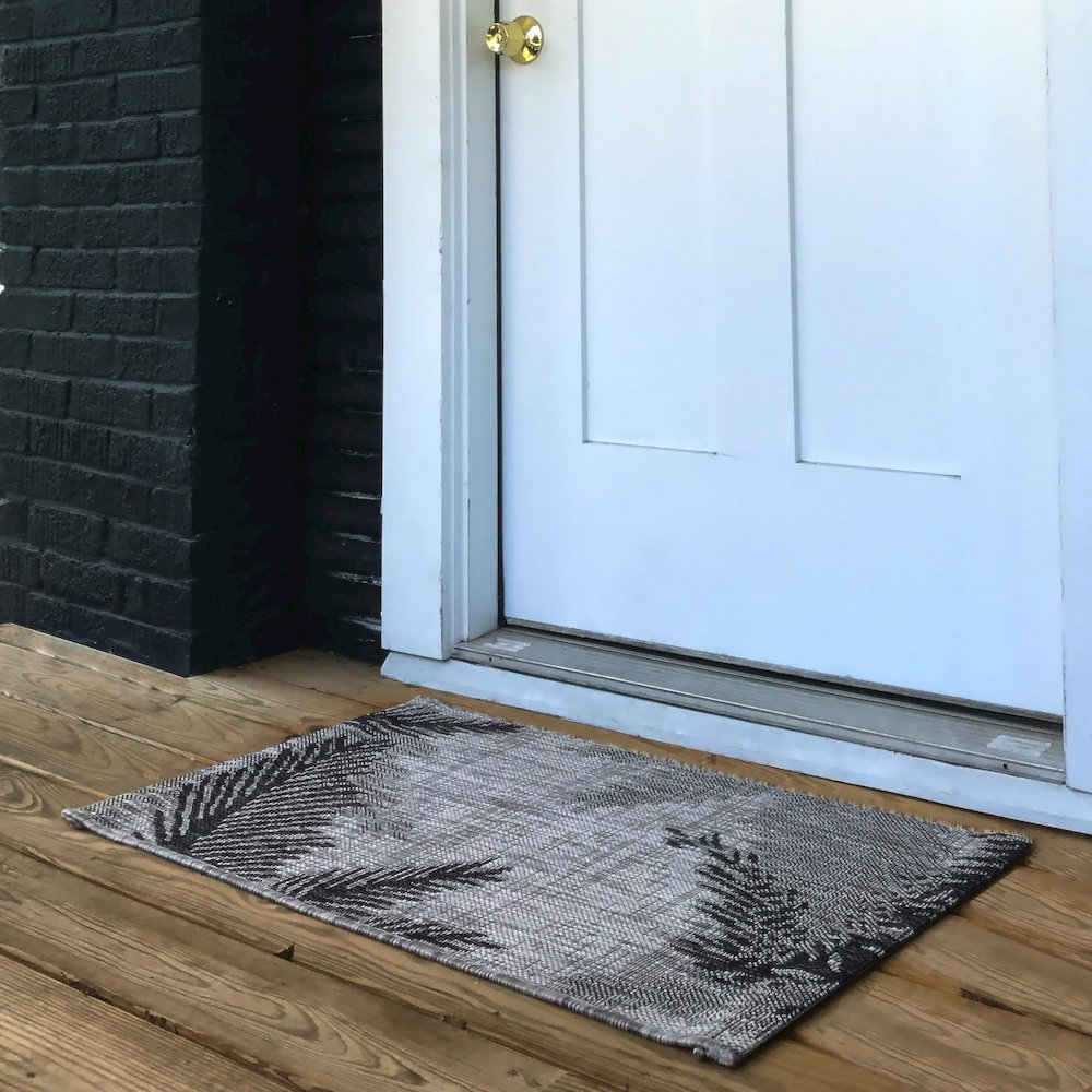Captiva Durable Performance Area Rug Outdoor in Black/Beige, 3' x 5'. Picture 7