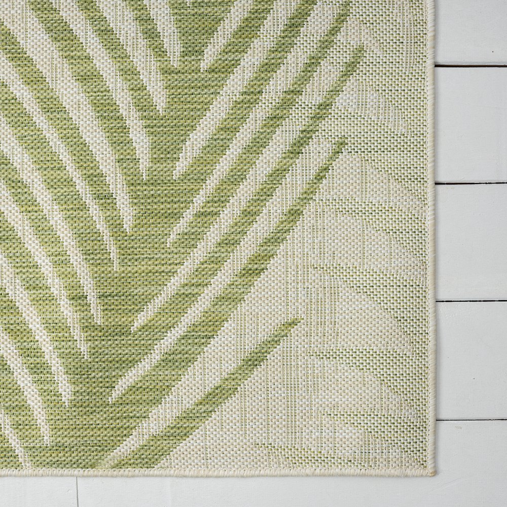 Captiva Durable Performance Area Rug Outdoor in Green/Beige, 7'9" x 9'5". Picture 4