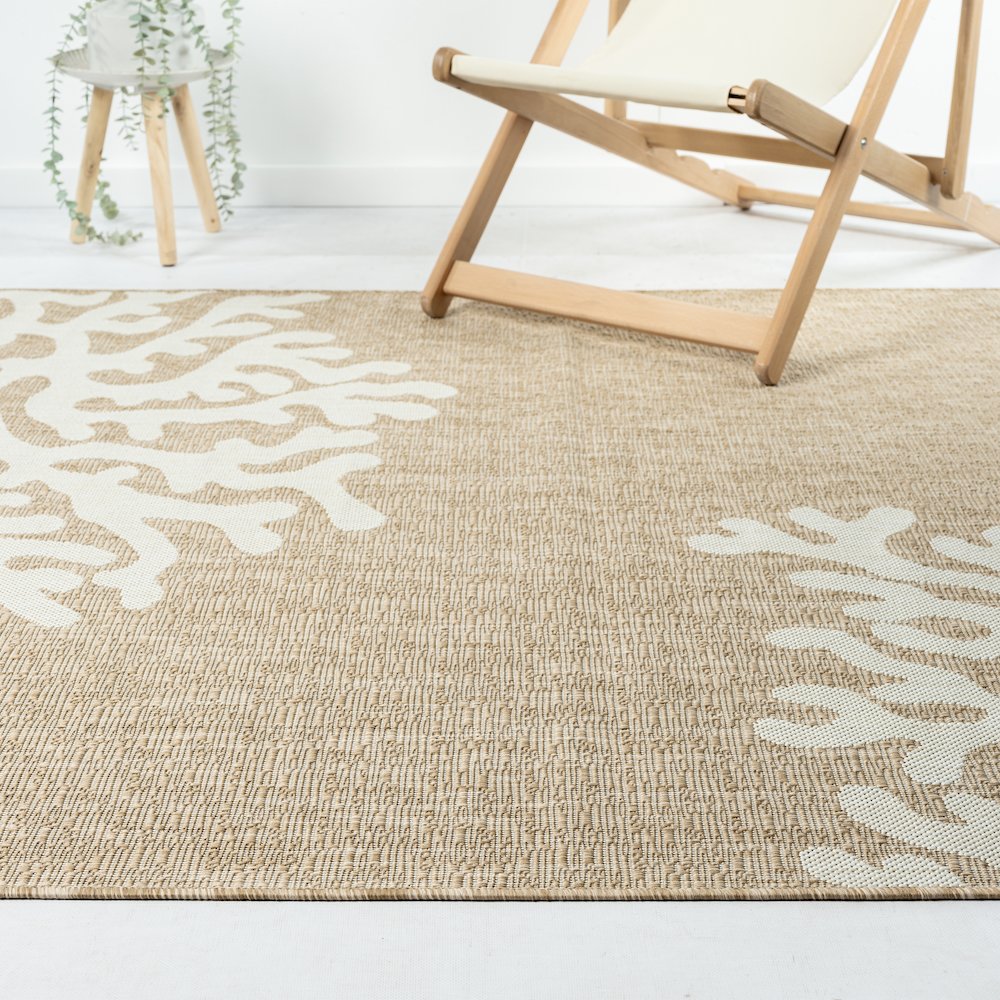 Captiva Durable Performance Area Rug Outdoor in Beige/Ivory, 6'6" x 9'. Picture 3