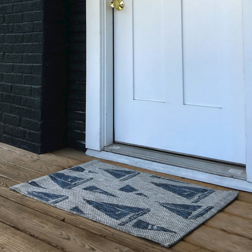 Catalina Durable Performance Area Rug Outdoor in Blue/Gray, 7'9" x 9'9". Picture 2