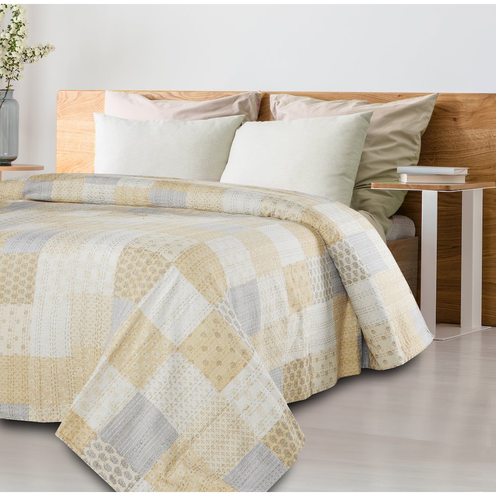 Coverlet Cotton in Cream 96" x 110". Picture 6