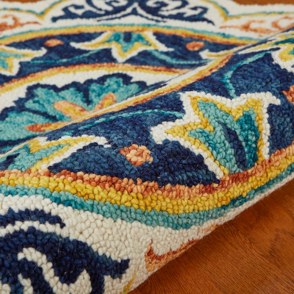 Dazzle Wool Area Rug Indoor in Blue/Ivory, 6' Round. Picture 5
