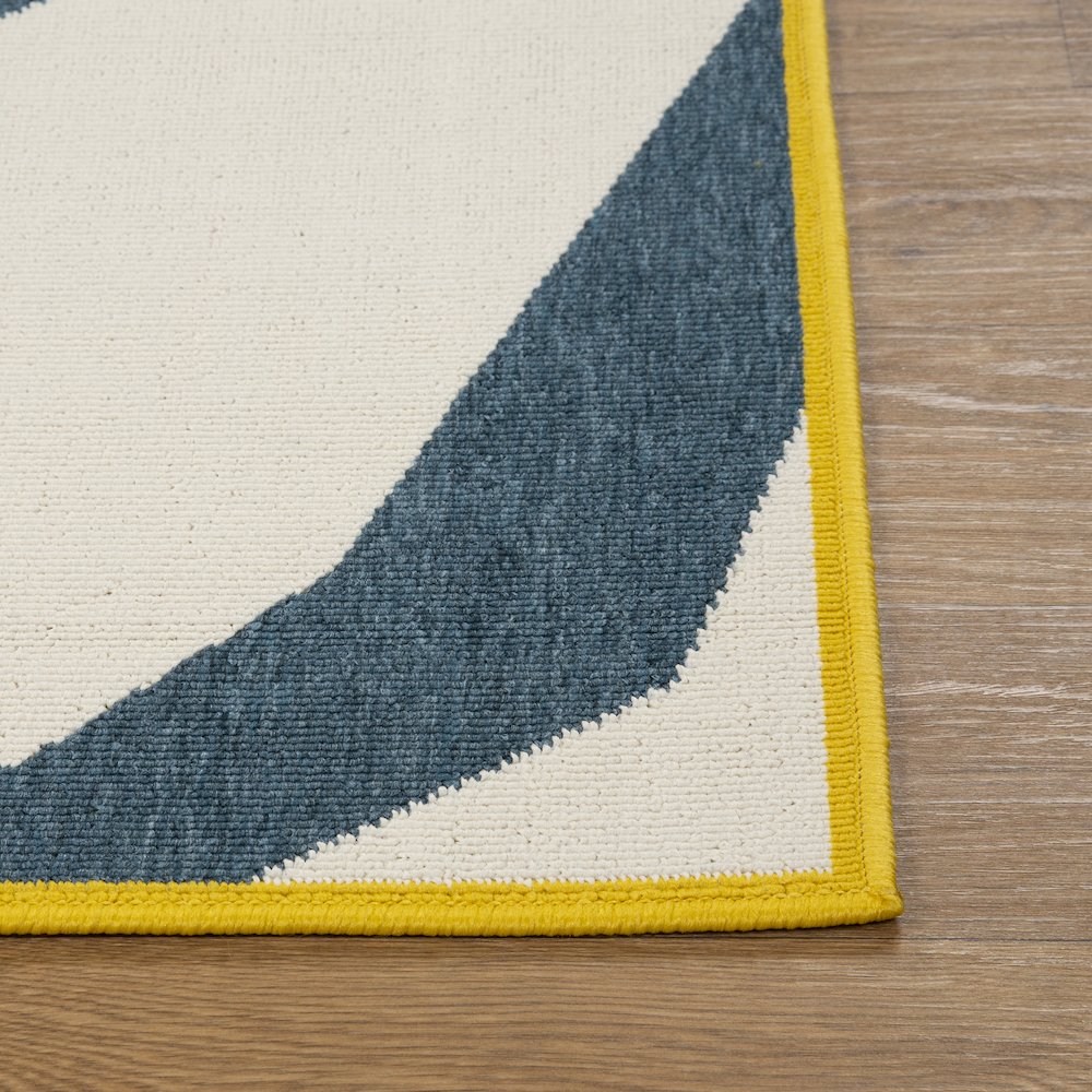 Mapa Durable Performance Area Rug Outdoor in White/Blue, 5' x 7'. Picture 4