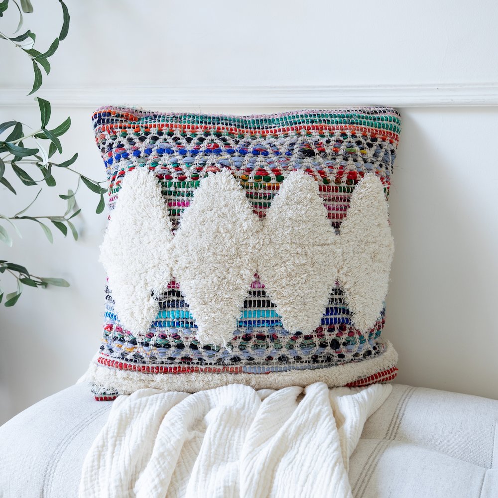 White Diamond Chevron Throw Pillow. Picture 2