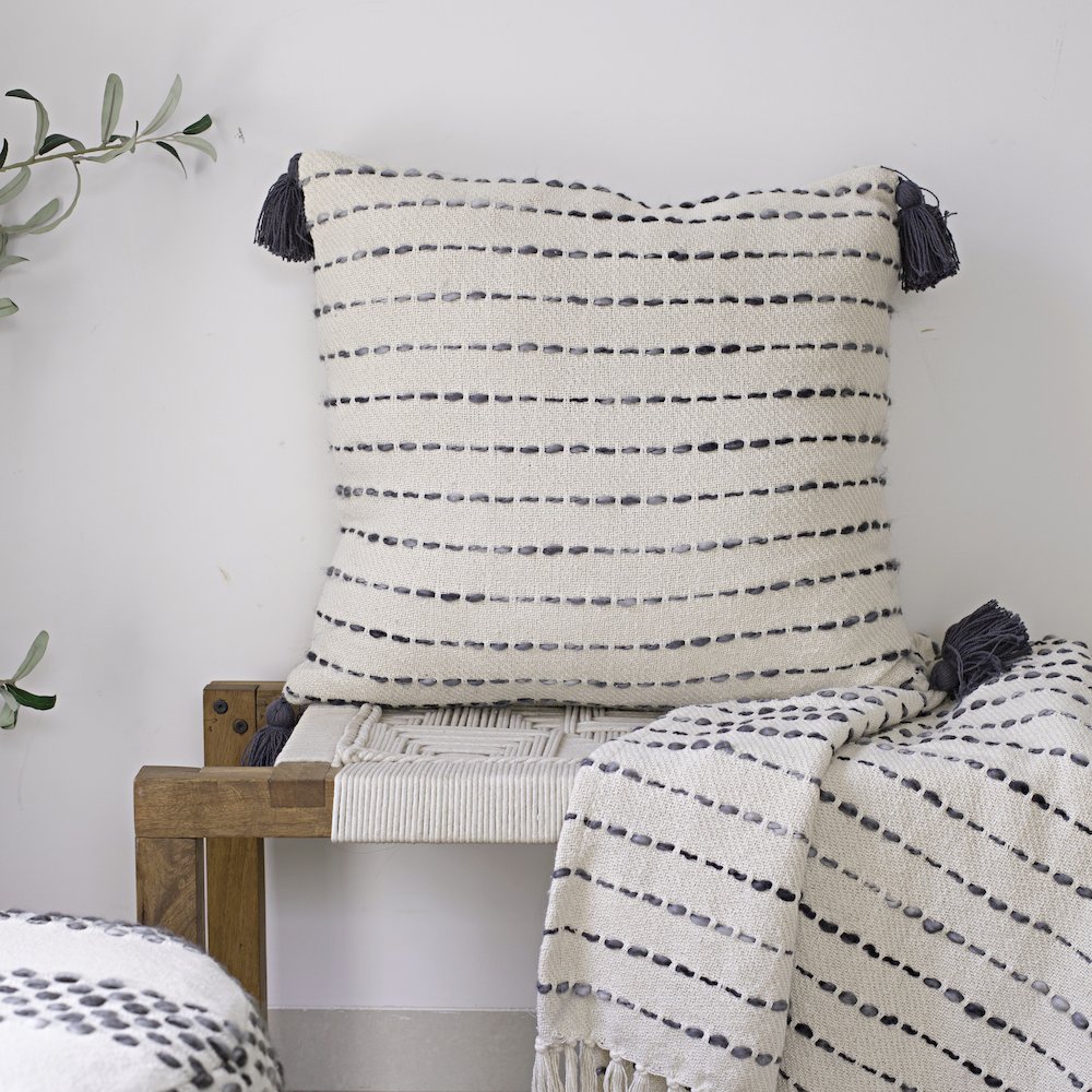 Dash Pillows Cotton Blend Poly Filled Pillow in White/Blue, 20" x 20". Picture 2