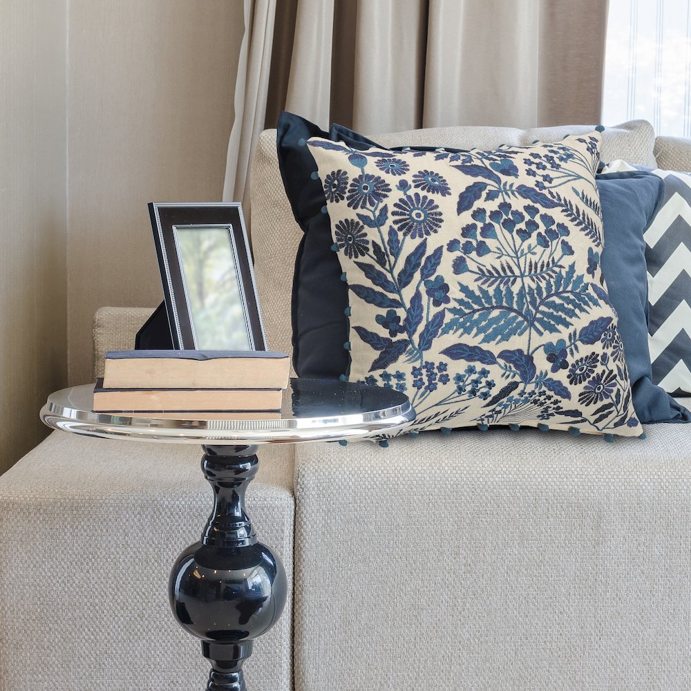 Off-White and Navy Bohemian Floral Throw Pillow. Picture 7