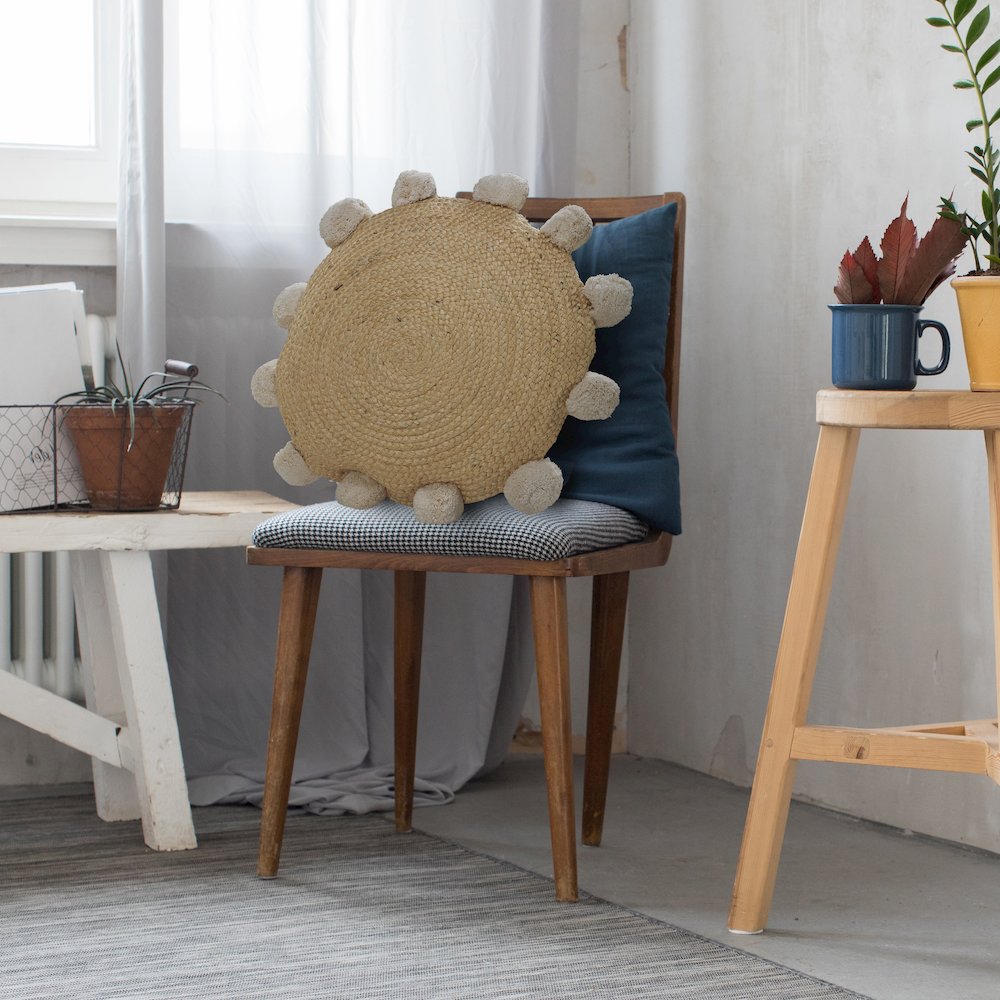 Round Natural Jute Throw Pillow with Pom Pom Border. Picture 10