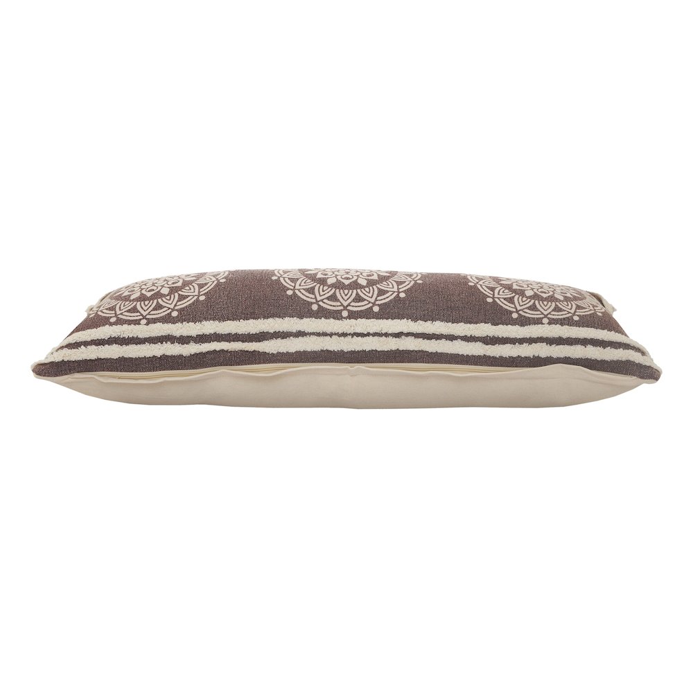 Floral Medallion Lumbar Throw Pillow with Stripe Border. Picture 5
