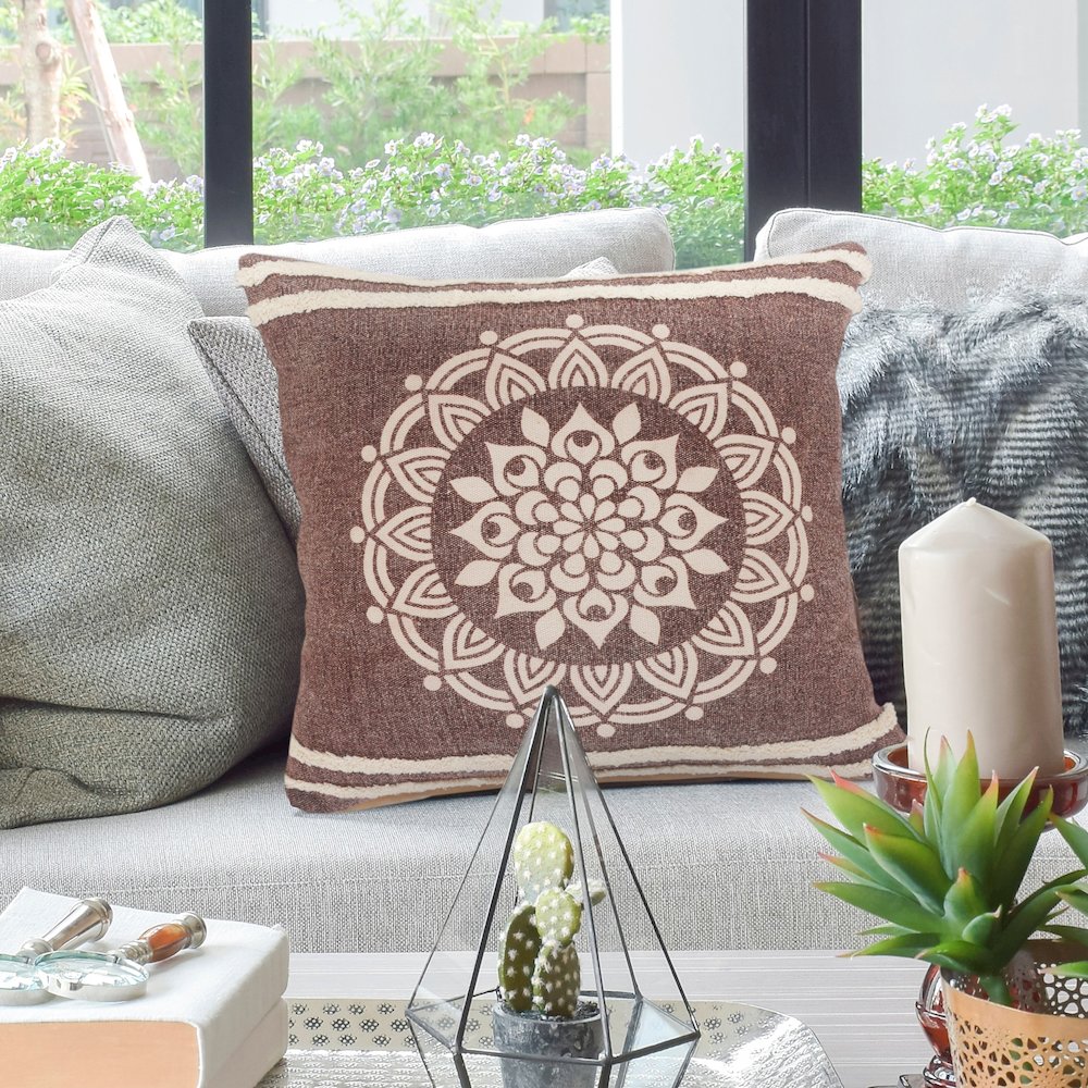 Mandala Cotton Pillow Set of 2 in Brown/White, 20" x 20". Picture 8
