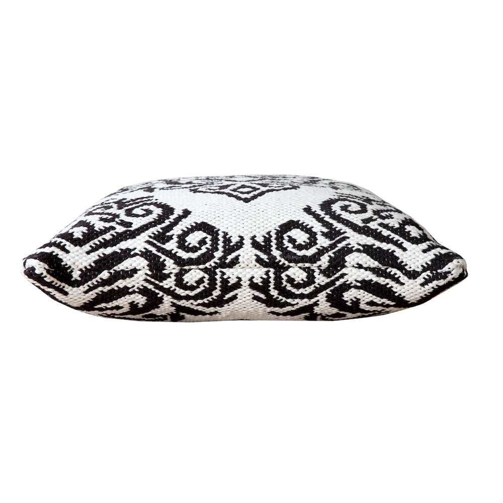 Traditional Decorative Damask Throw Pillow. Picture 6
