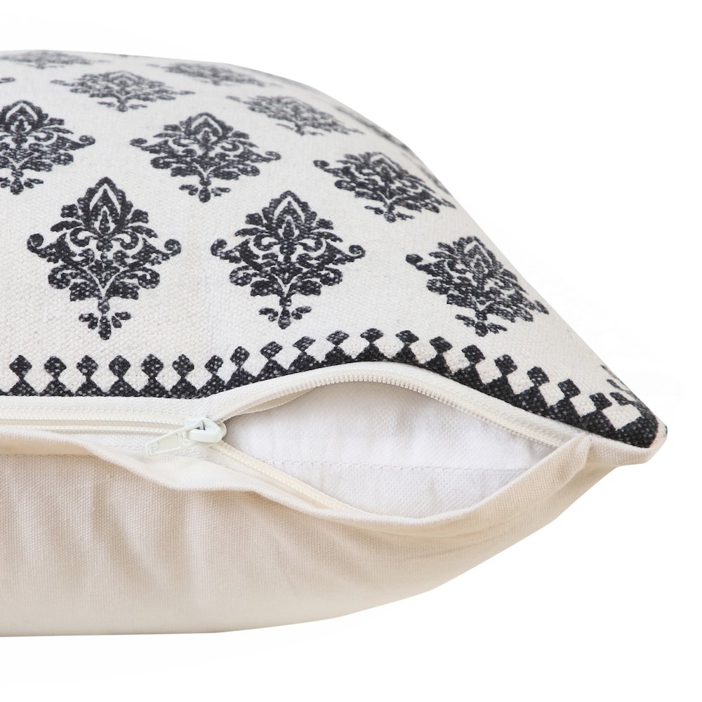 Traditional Fairytale Motif Bordered Throw Pillow. Picture 3
