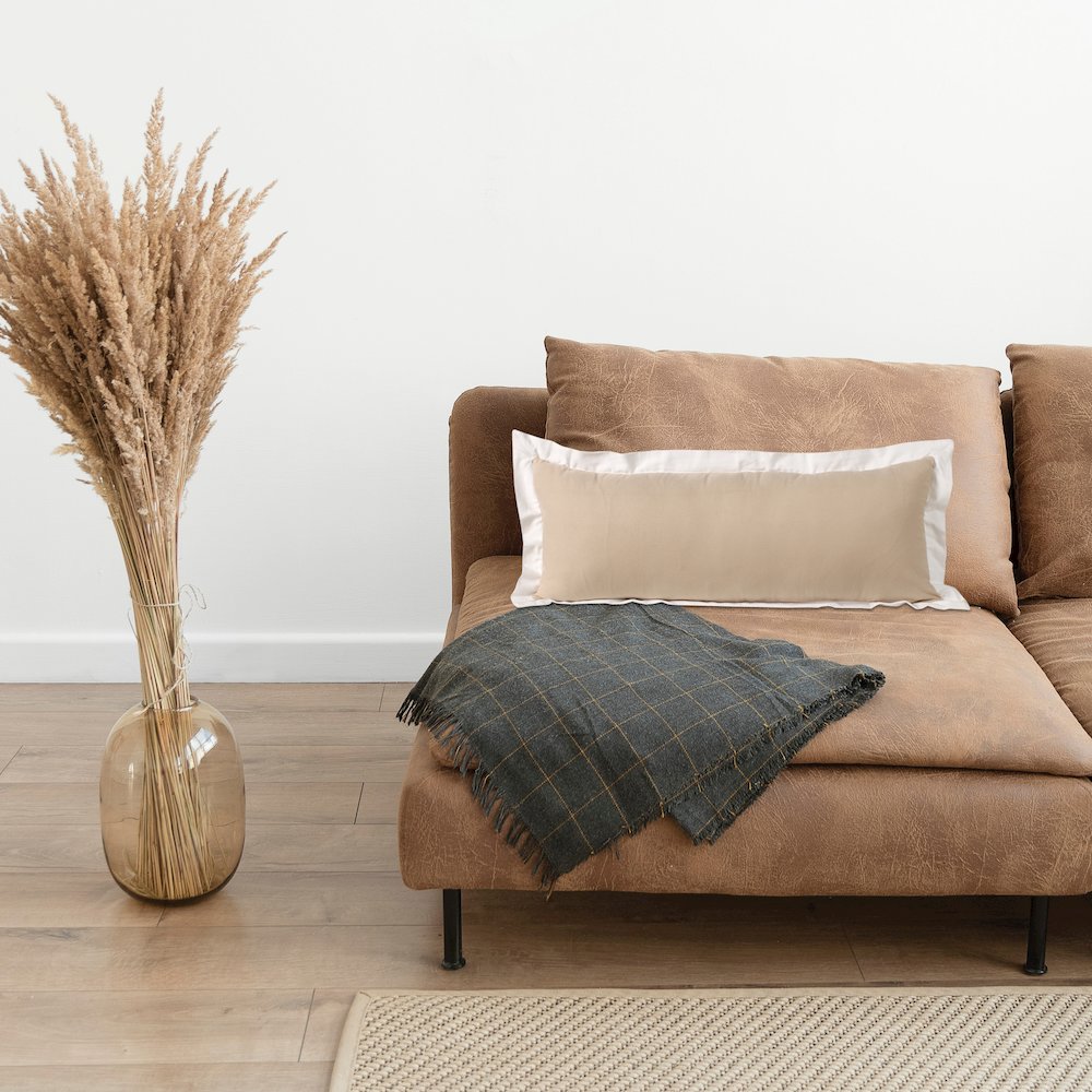 Bordered Flange Frame Lumbar Throw Pillow. Picture 10