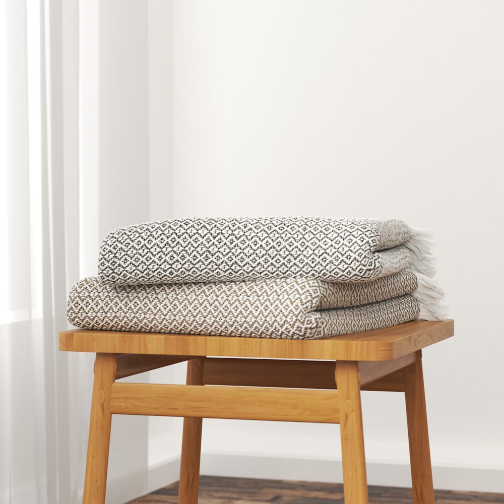 Grey/White Diamond All-Natural Cotton Throw Blanket. Picture 6