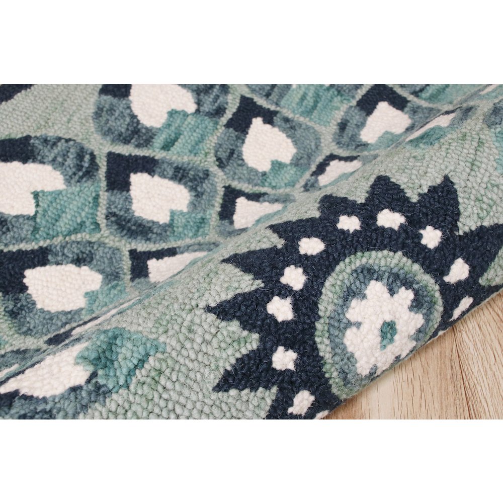 Hand Tufted Feathering Floral Round Rug. Picture 5